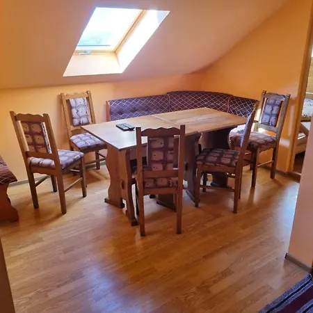 Nyaralo Guest house Aita Medie