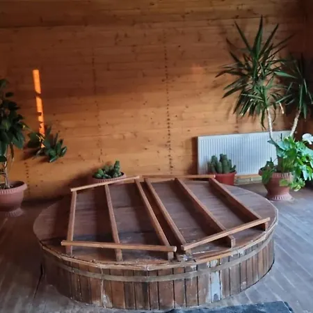 Guest house Nyaralo